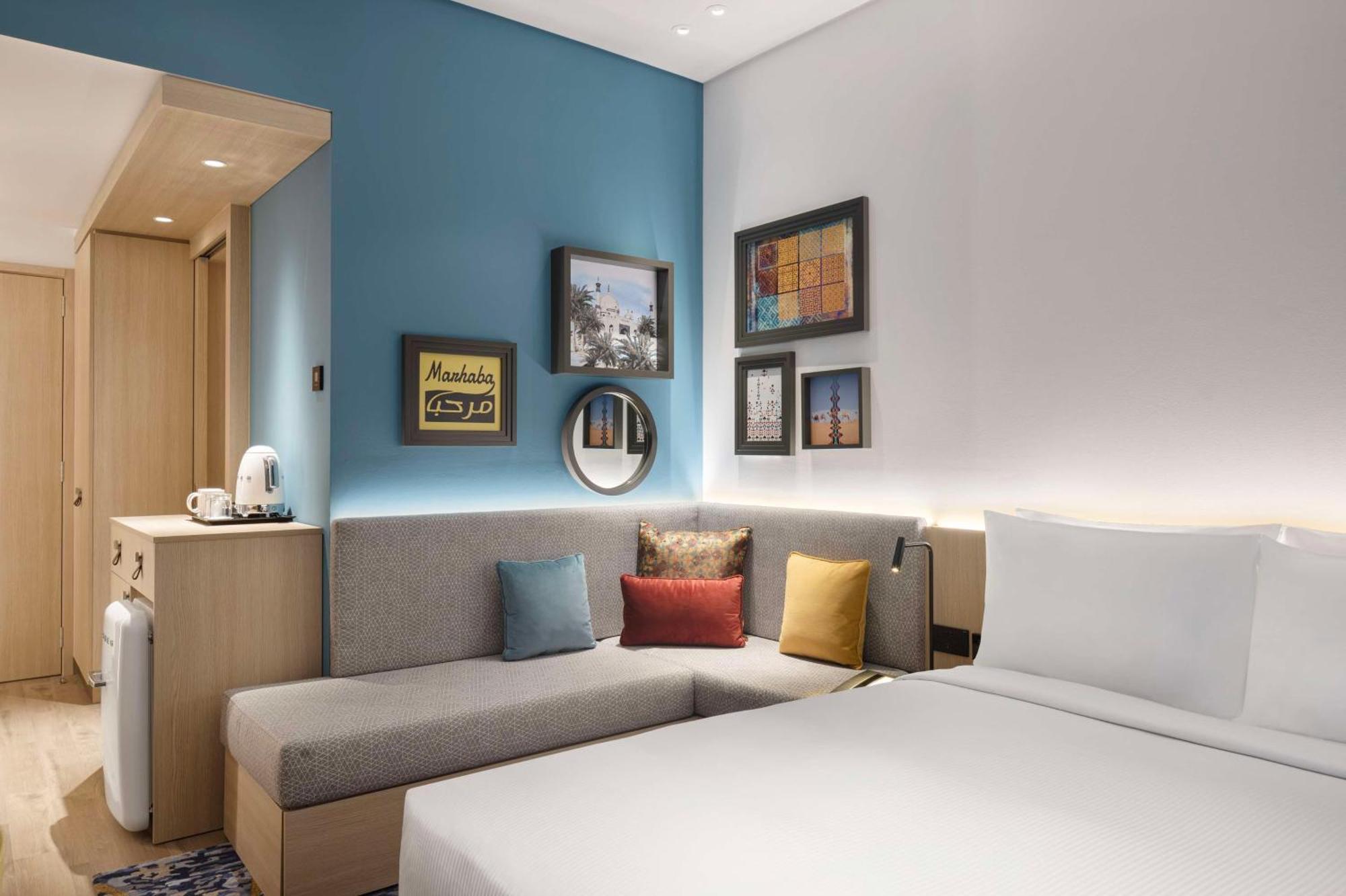 Отель Hampton By Hilton Kuwait Salmiya Кувейт Экстерьер фото