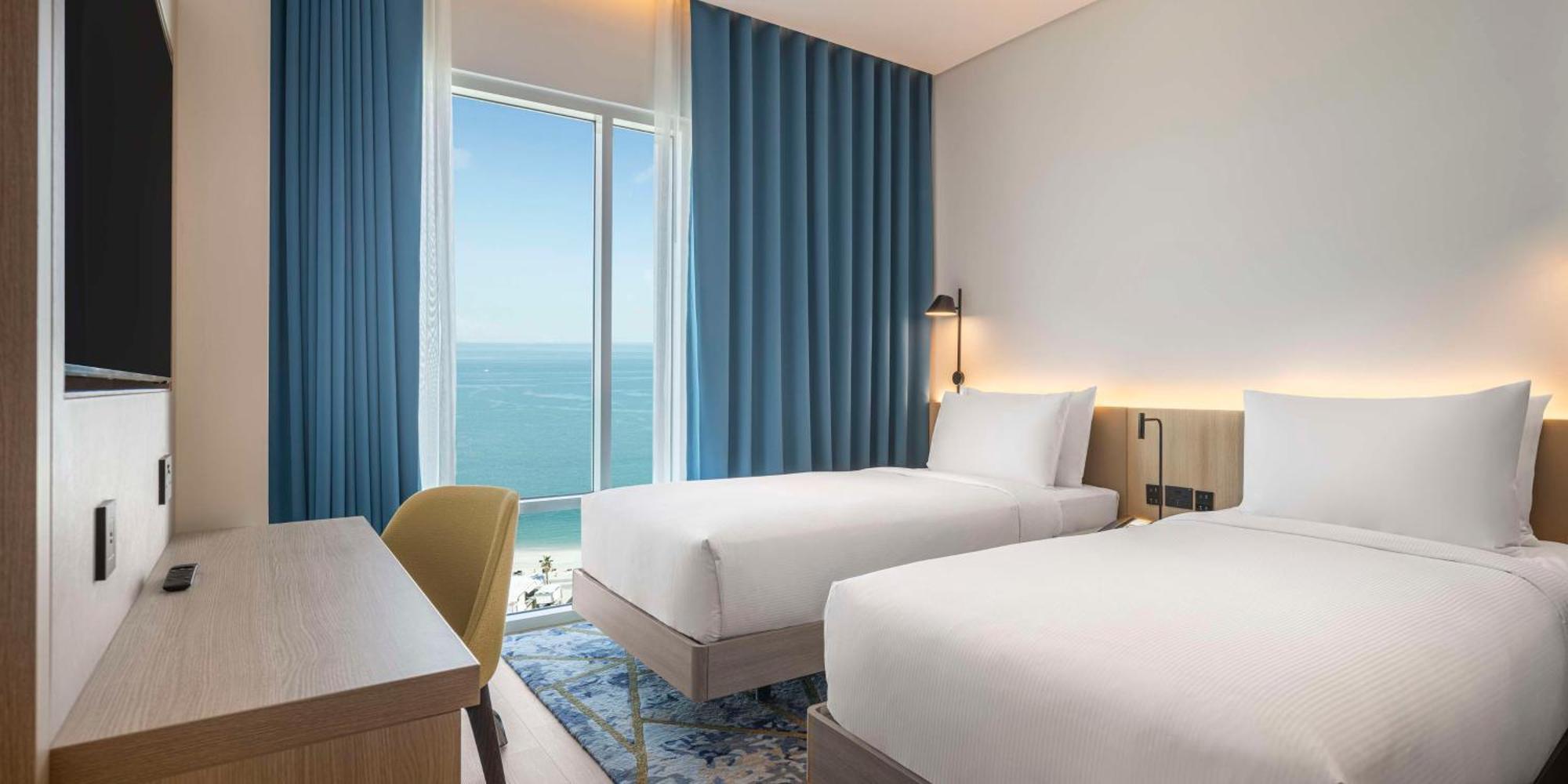 Отель Hampton By Hilton Kuwait Salmiya Кувейт Экстерьер фото